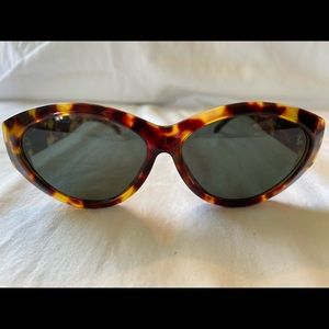 GUCCI Tortoise Shell Sunglasses